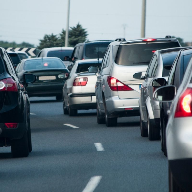 COMPROVADO: manter distância segura ao dirigir diminui e muito os congestionamentos