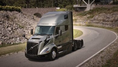 Volvo Trucks – Volvo VNL 660 – Exterior Walkaround